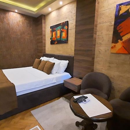 Apartman D Lux Jacuzzi Kragujevac Exterior foto