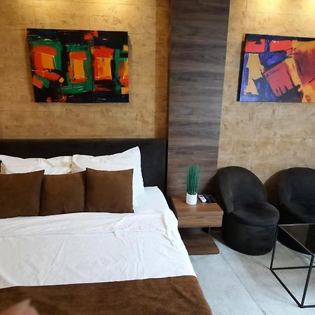 Apartman D Lux Jacuzzi Kragujevac Exterior foto