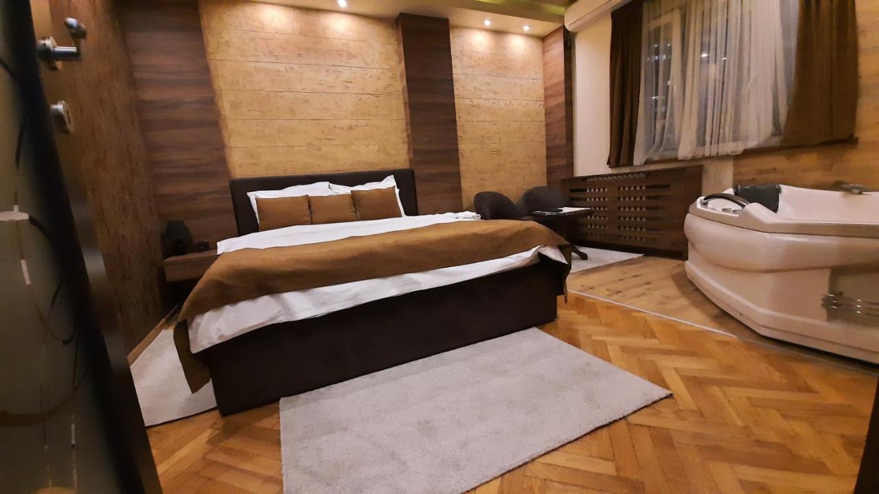Apartman D Lux Jacuzzi Kragujevac Exterior foto