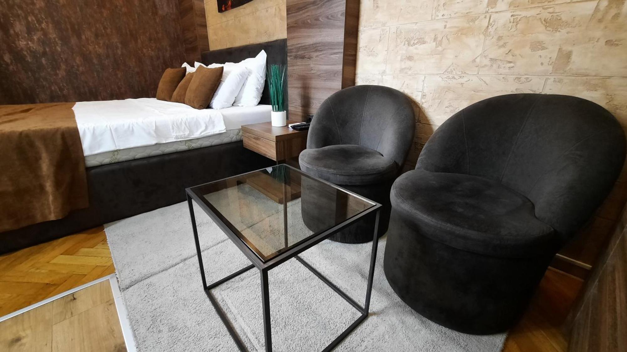 Apartman D Lux Jacuzzi Kragujevac Exterior foto
