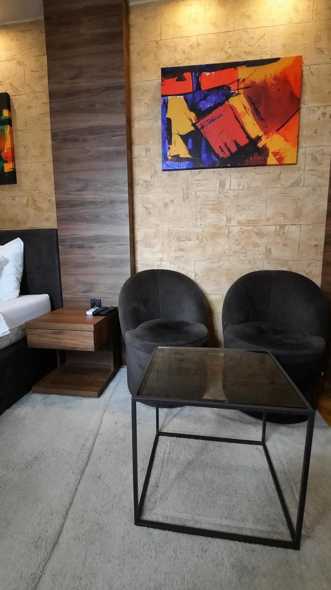 Apartman D Lux Jacuzzi Kragujevac Exterior foto