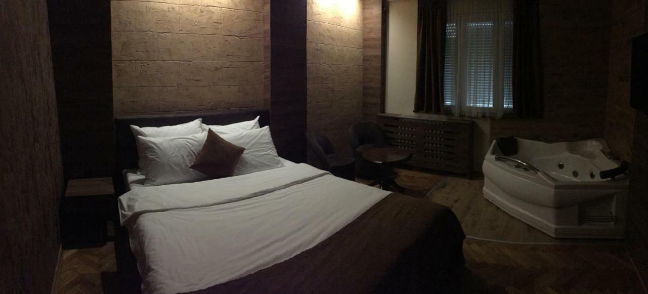 Apartman D Lux Jacuzzi Kragujevac Exterior foto