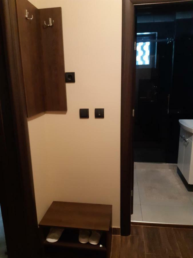 Apartman D Lux Jacuzzi Kragujevac Exterior foto