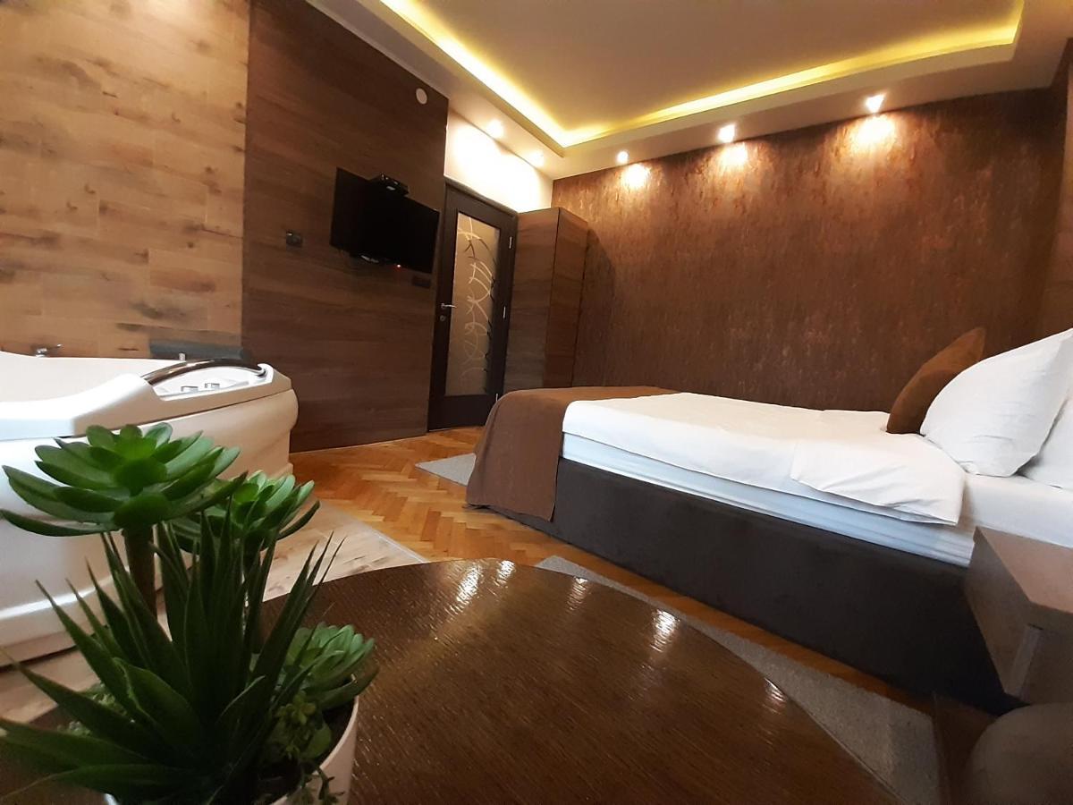 Apartman D Lux Jacuzzi Kragujevac Exterior foto